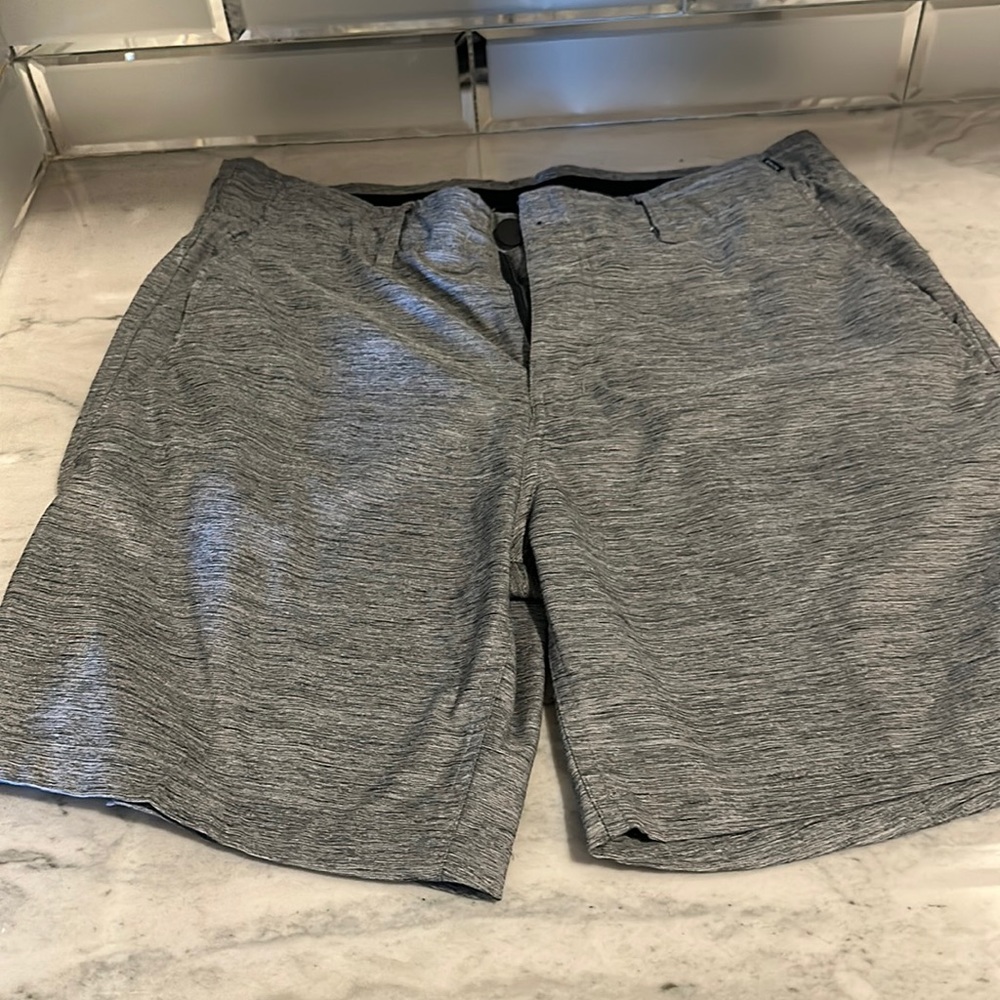 Hurley-Men’s H20-Dri Breathe Dark Grey Size 32  Length 19”